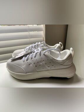 Crocs LiteRide At Work Shoes Womens Sz 9.5 White Slip Resistant Sneakers 209476